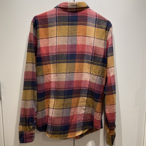 Granola Girl Gifting: Patagonia Fjord Flannel - Picture 5 of 7